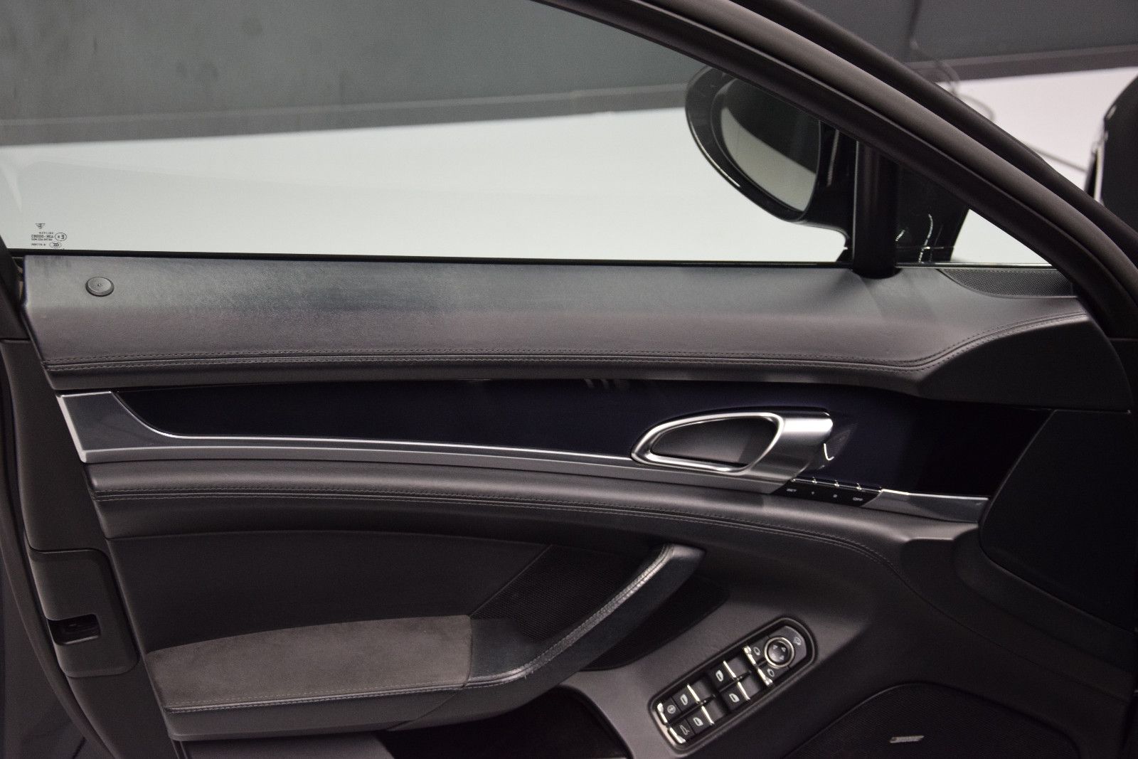 Fahrzeugabbildung Porsche Panamera GTS Bose Schiebedach PASM Sport Chrono