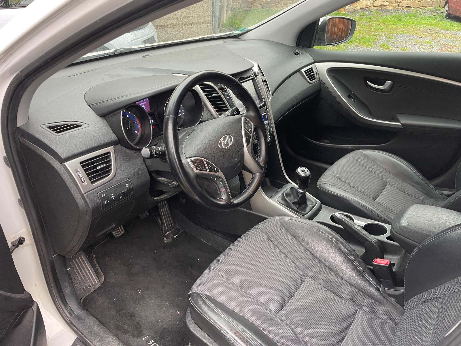 Hyundai i30 2015 — photo 8