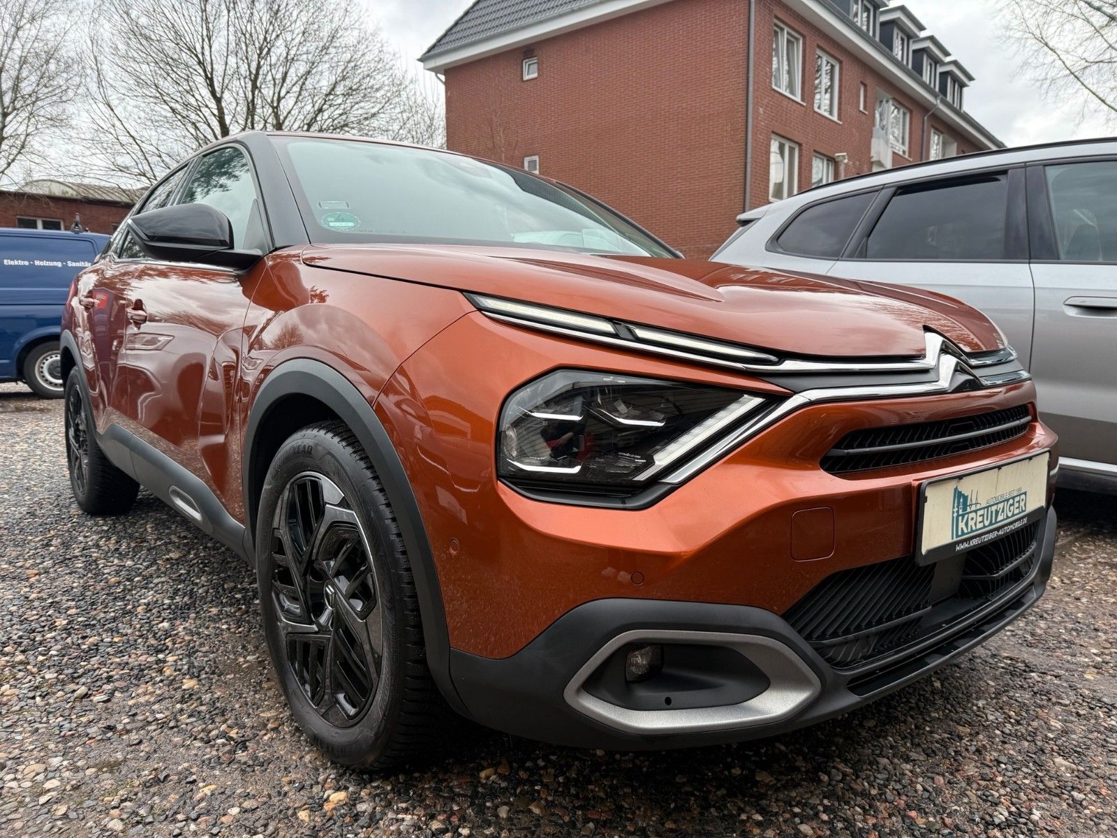 Fahrzeugabbildung Citroën C4 Lim. Shine -1.Hand-