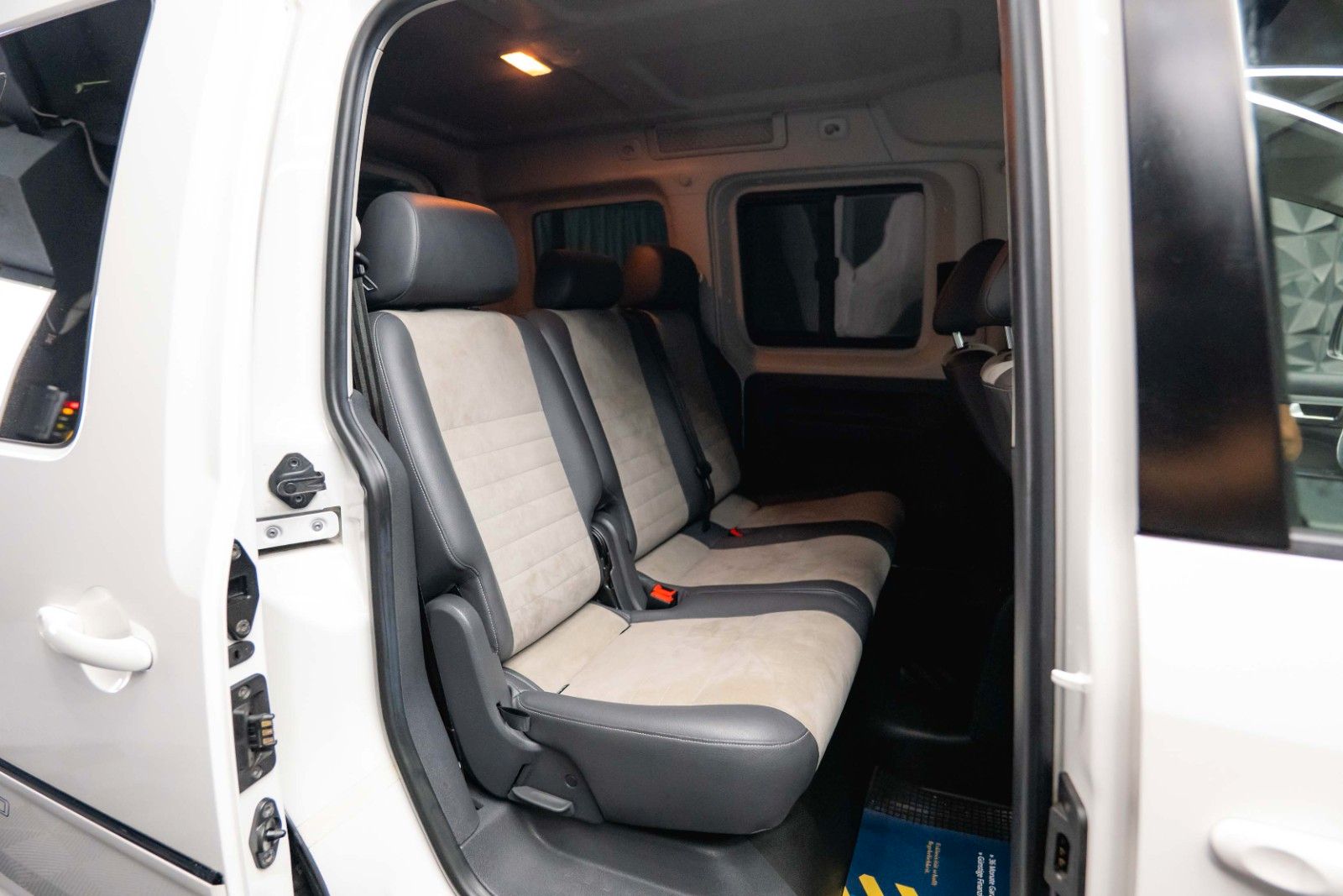 Fahrzeugabbildung Volkswagen Caddy 1.6 TDI DSG Edition 30 Sport | Alcantara