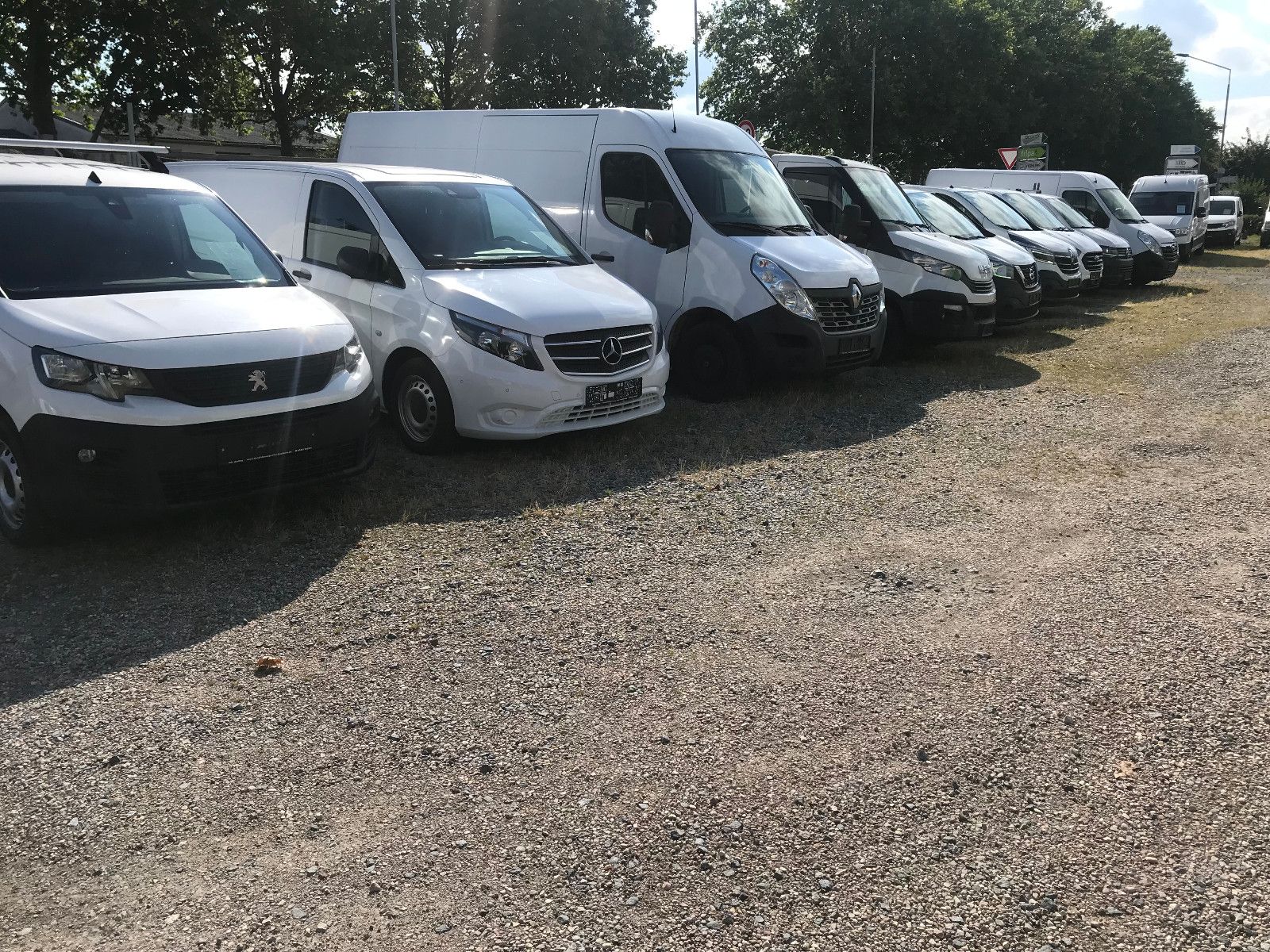 Fahrzeugabbildung Nissan NV300 Kastenwagen L1H1 2,7t PRO,PDC,SHg