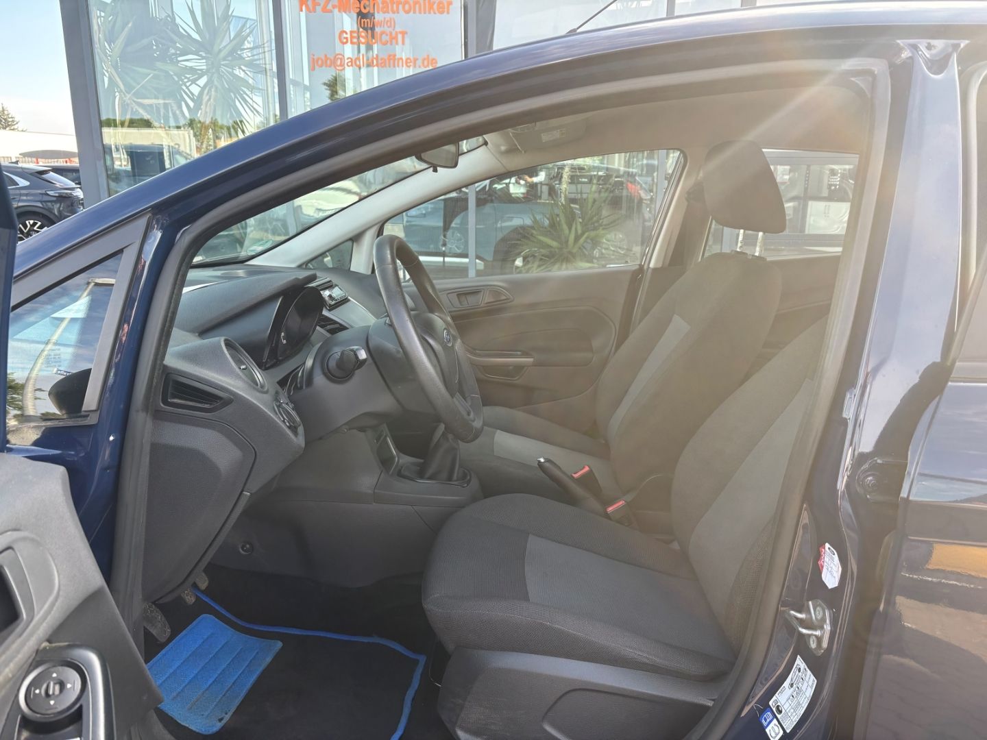 Fahrzeugabbildung Ford Fiesta AHK Klima Radio Zahnriemen NEU