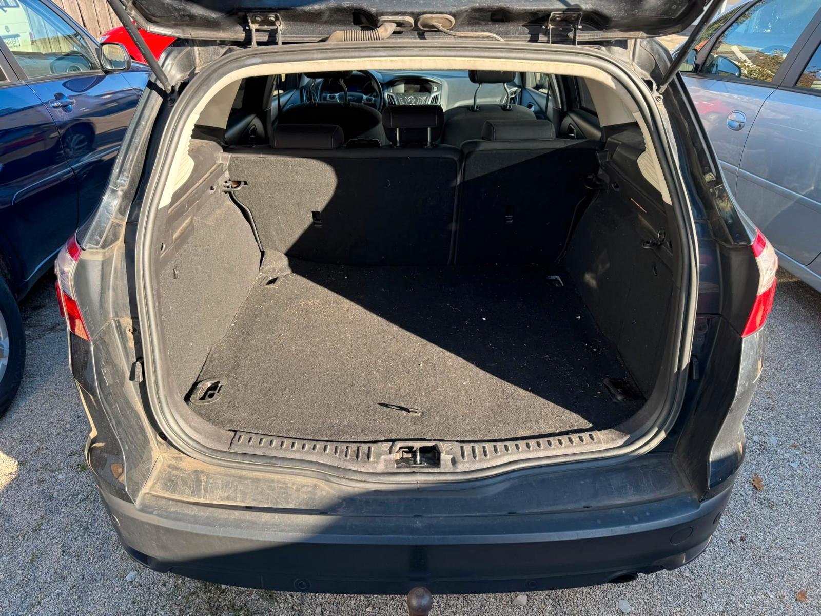Ford Focus 2012 — photo 8