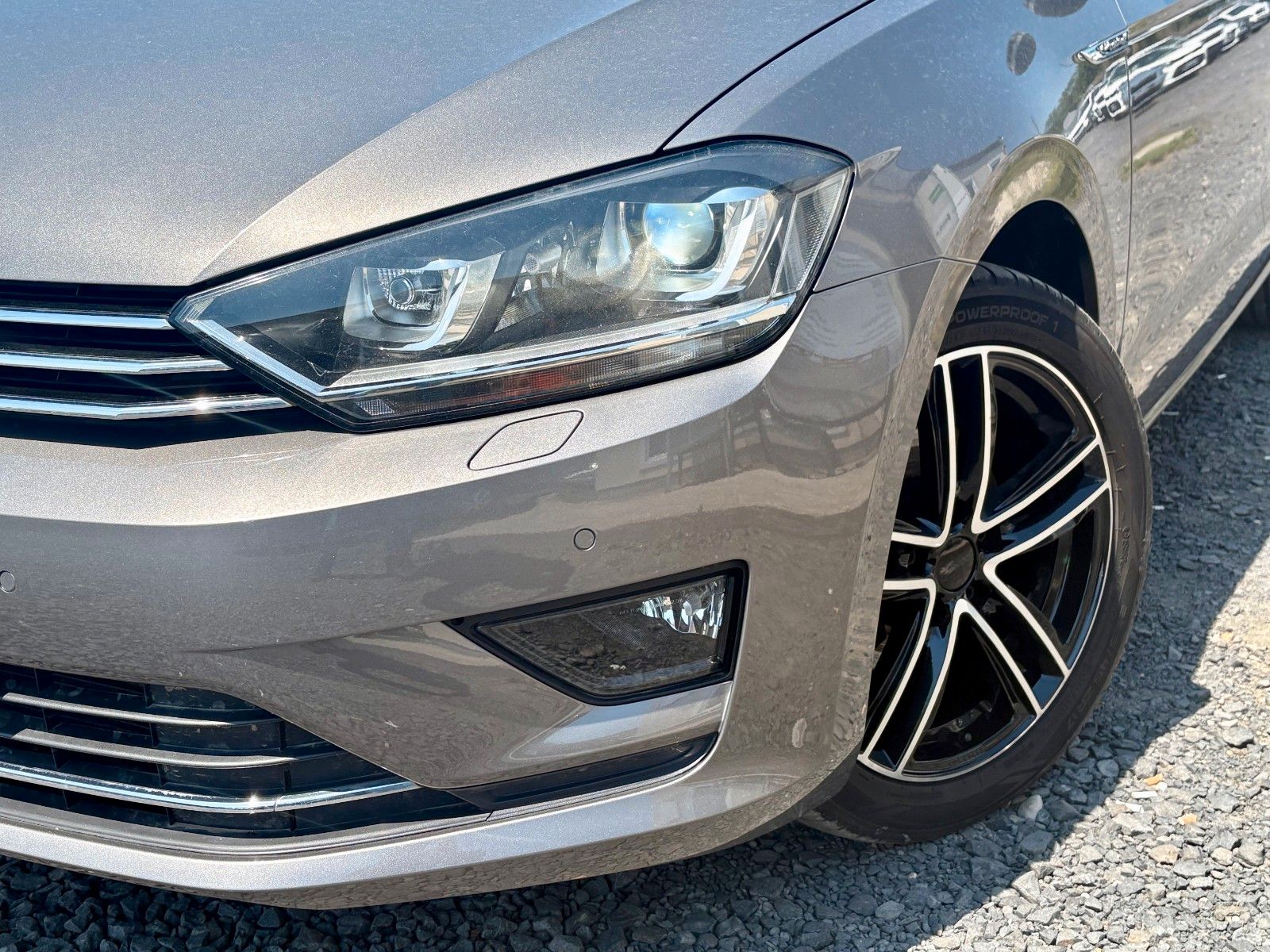 Fahrzeugabbildung Volkswagen Golf Sportsvan 2.0 TDI VII Lounge Xenon AHK ACC