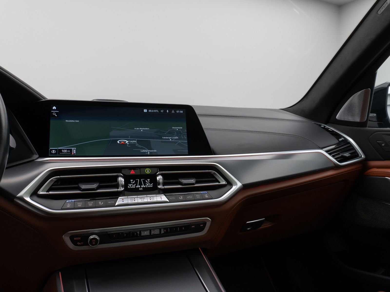 Fahrzeugabbildung BMW X5 xD40d M Sport Panorama Laser 360°B&W HUD 22"