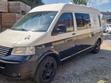 Volkswagen T5 Transporter, Camperumbau, lang, Hochdach