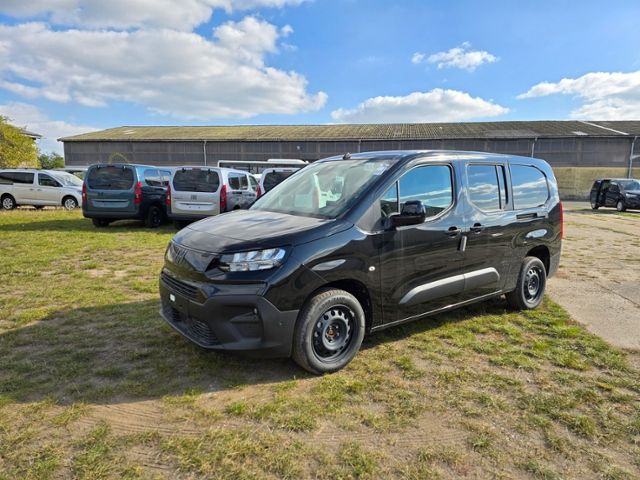 Fiat Doblò 4 Kombi XL Rollstuhlgerecht Rollstuhlrampe