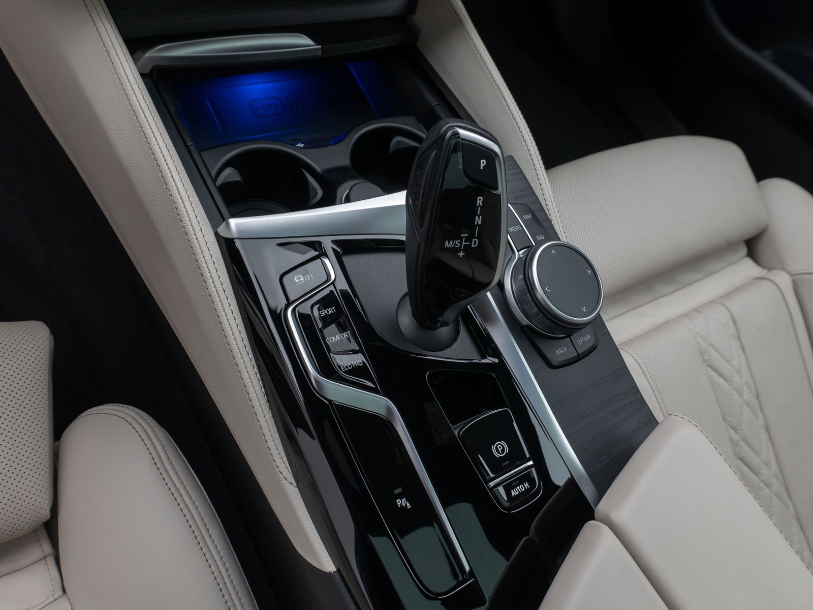 Fahrzeugabbildung BMW 540d xD M Sport Panorama Kamera Laser TV HUD H/K