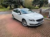 Volvo V60 D6 TWIN ENGINE Plug-in-Hybrid Summum Summum - Volvo V60 Summum mit Hybrid-Antrieb (Diesel/Elektro)