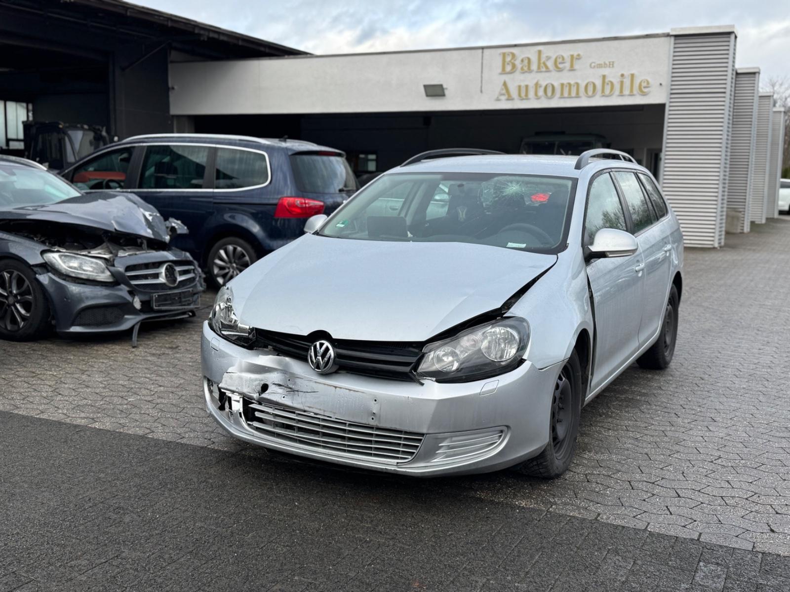 Volkswagen Golf 2013 — interior
