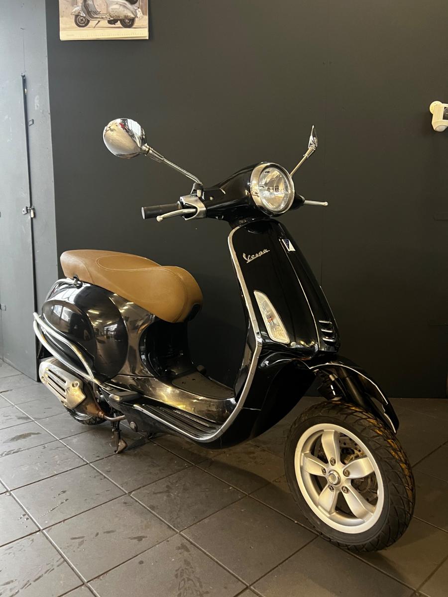 Vespa Primavera 50 iGet Unfall vorne