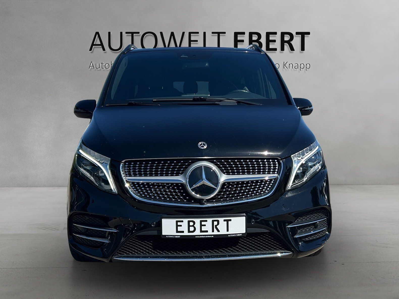 Fahrzeugabbildung Mercedes-Benz V 300 d AVANTGARDE EDITION Lang AMG Distro 360°