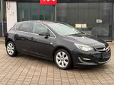 Opel Astra J Exklusiv - Opel Astra Exklusiv mit Benzin-Antrieb