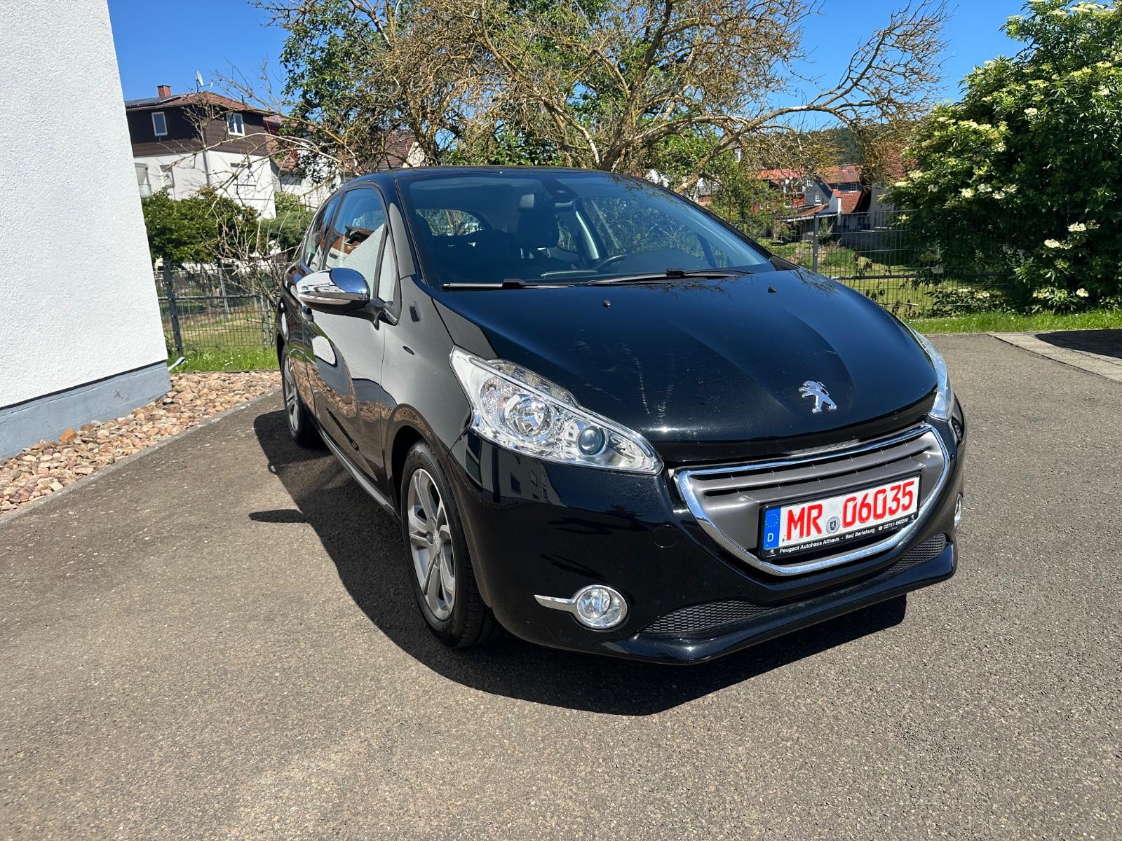 Peugeot 208 Allure* Scheckheftgepflegt