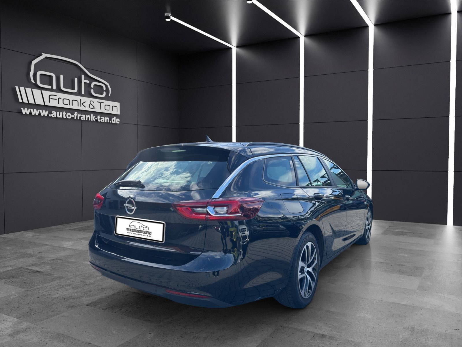 Fahrzeugabbildung Opel Insignia B Sports Tourer Edition/Apple CarPlay