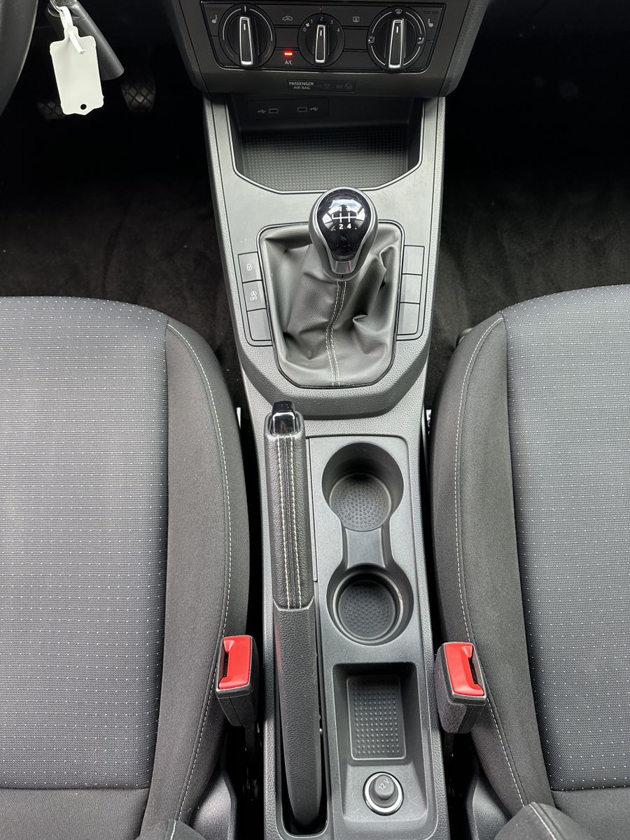 Fahrzeugabbildung SEAT Ibiza 5-Türer 1.0 TSI Style LED+TEMP+SPURHALTE