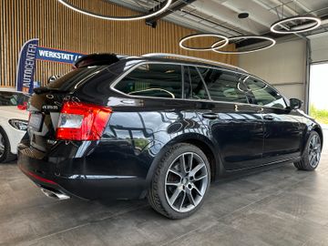 Skoda Octavia Combi RS *BiXenon*Navi*AHK*