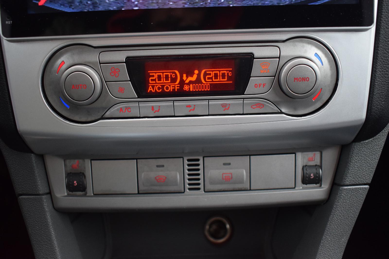 Ford Focus 2009 — photo 20