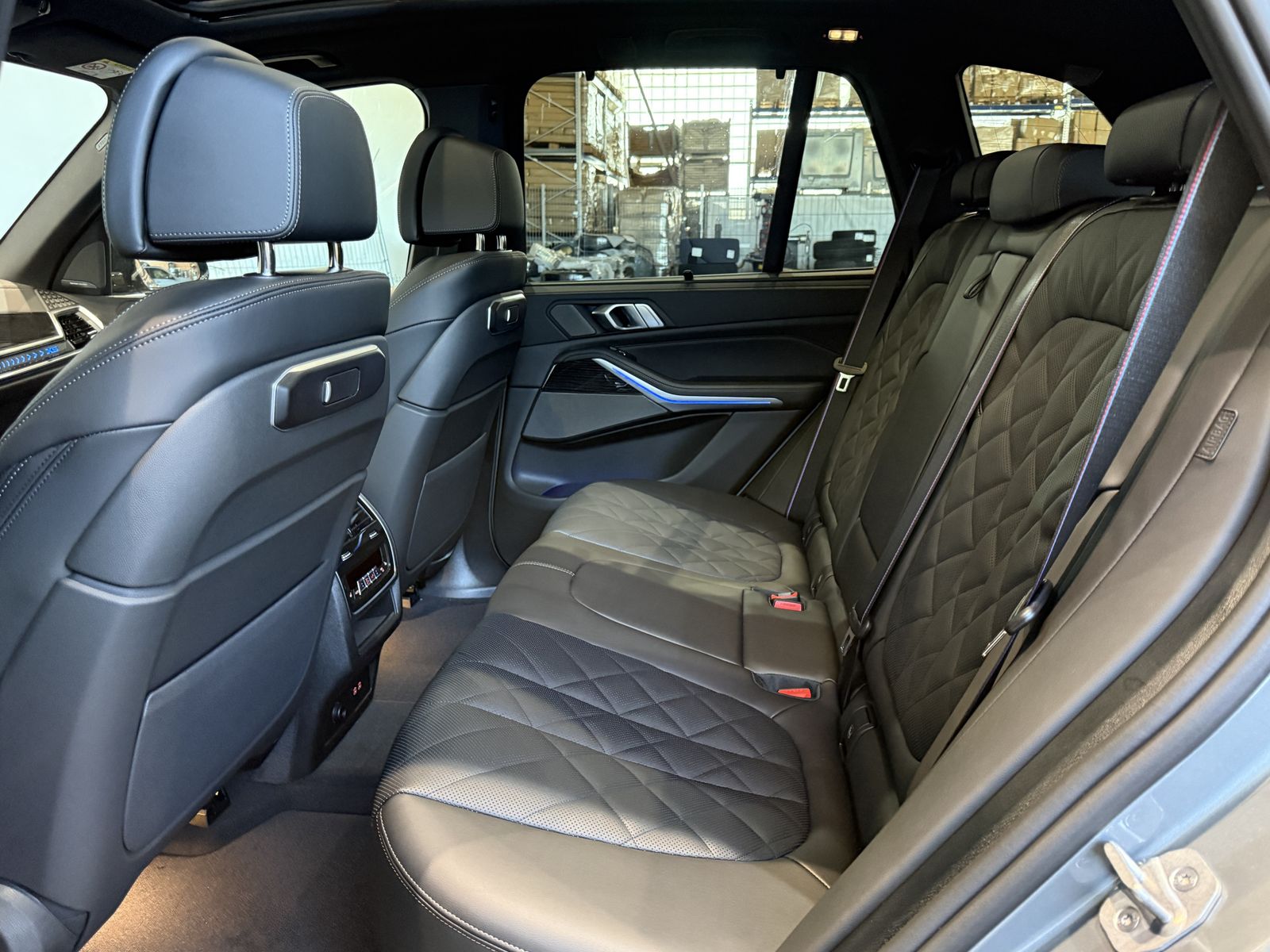 Fahrzeugeinzelansicht 12 Fahrzeugabbildung BMW X5 xDrive30d Panorama Glasdach | HK Surround | S