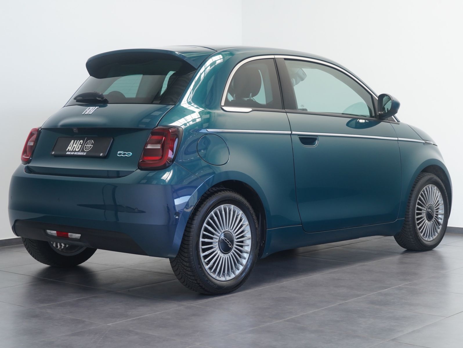 Fahrzeugabbildung Fiat 500e 87KW/42kWh/DC-LADEN/CARPLAY/DAB/SOH/KAMERA