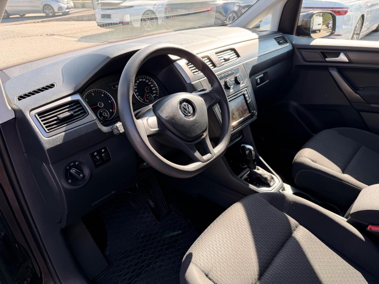 Volkswagen Caddy 2,0 TDI Aut / 7xSITZER / AHK / NAVI / STHZ