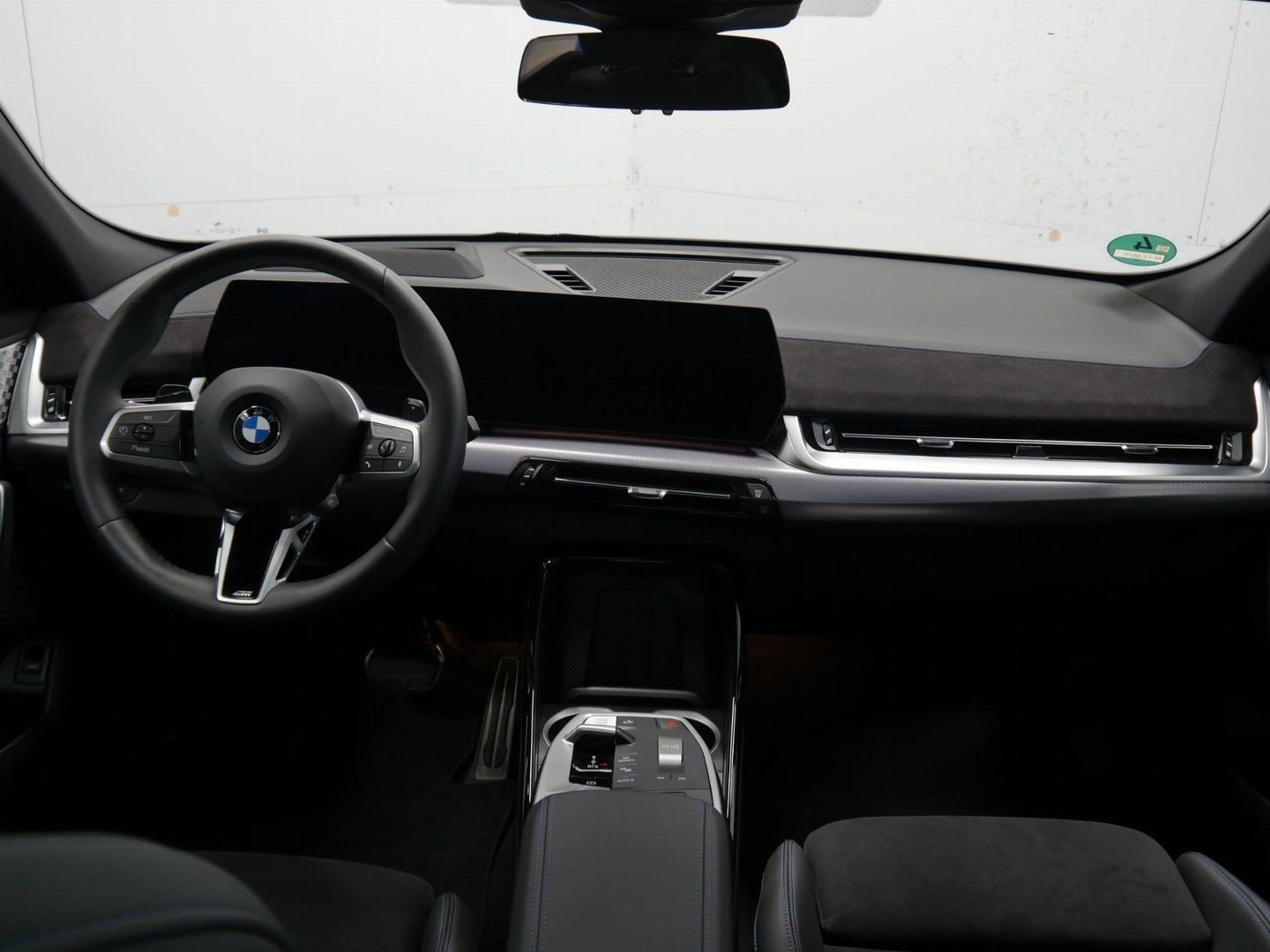 Fahrzeugabbildung BMW X2 sDrive18d M Sportpaket Pro Panorama Glasdach