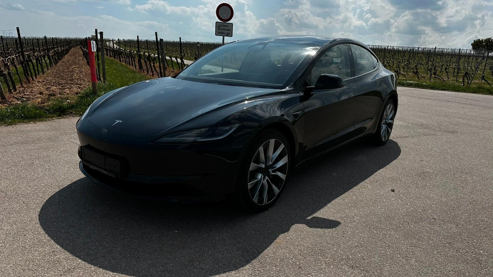 Tesla Model 3 Long Range Dual AWD Highland