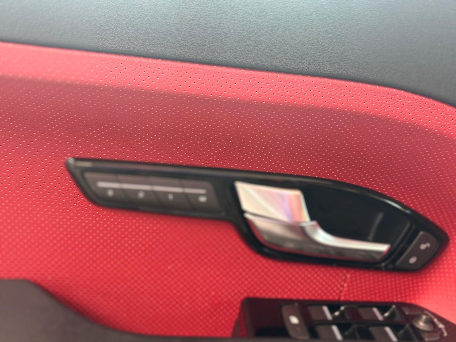 Fahrzeugabbildung Land Rover Range Rover Evoque Prestige. leder.Original 30TK