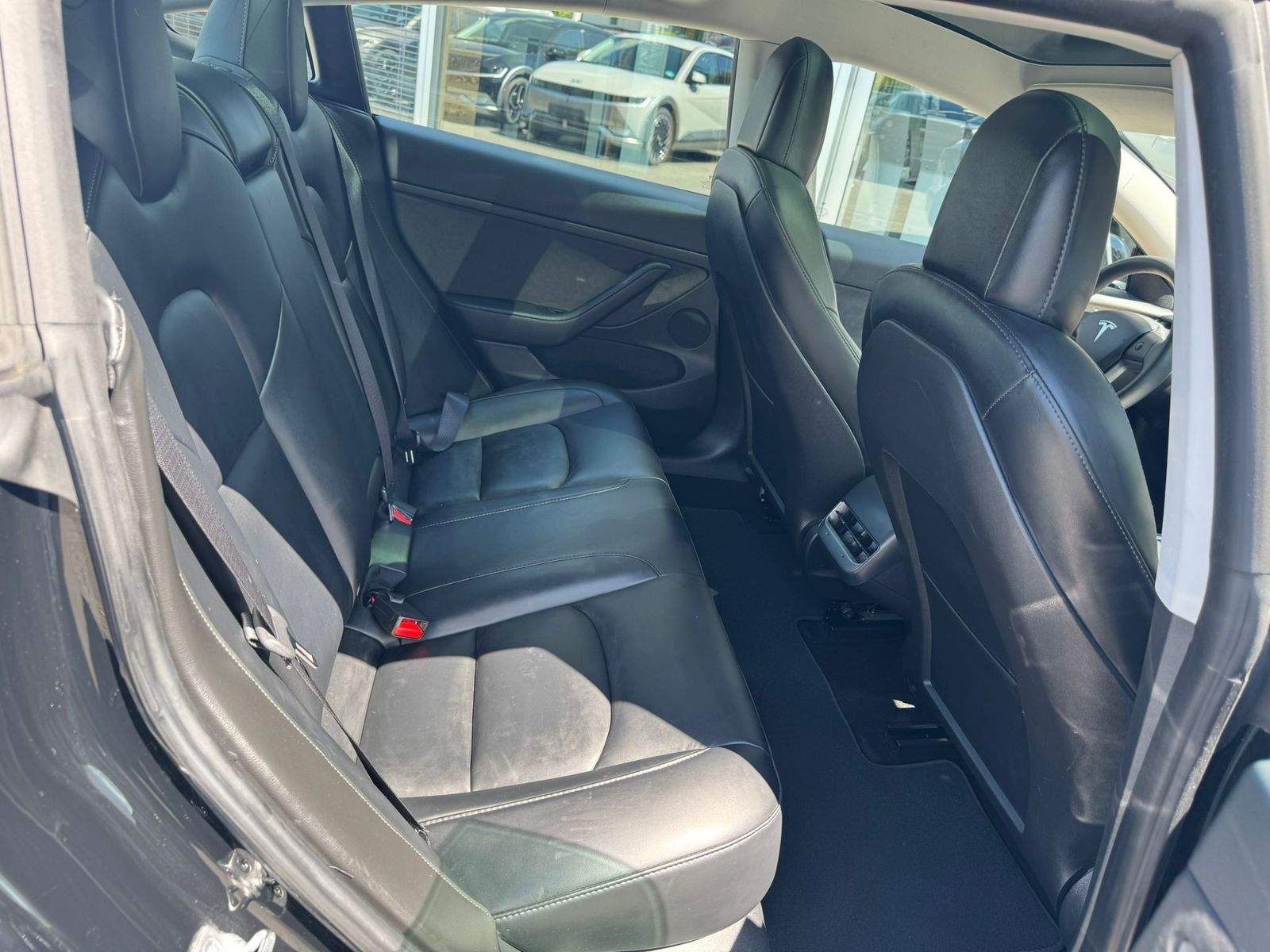 Fahrzeugabbildung Tesla Model 3 RWD PANO+LED+NAVI+SHZ+KAMERA+ACC+WP