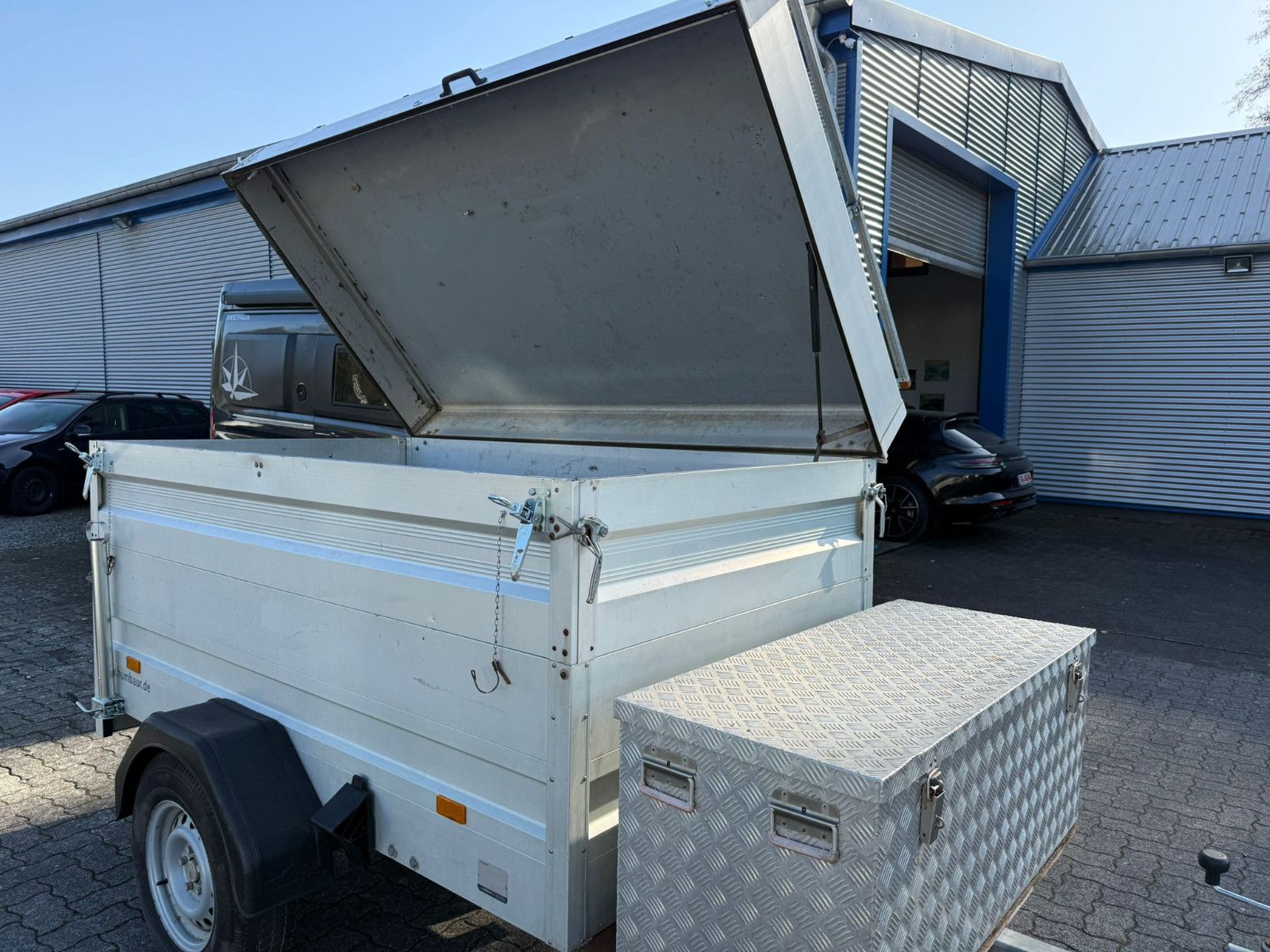 Fahrzeugabbildung Humbaur Deckelanhänger HA 12 M