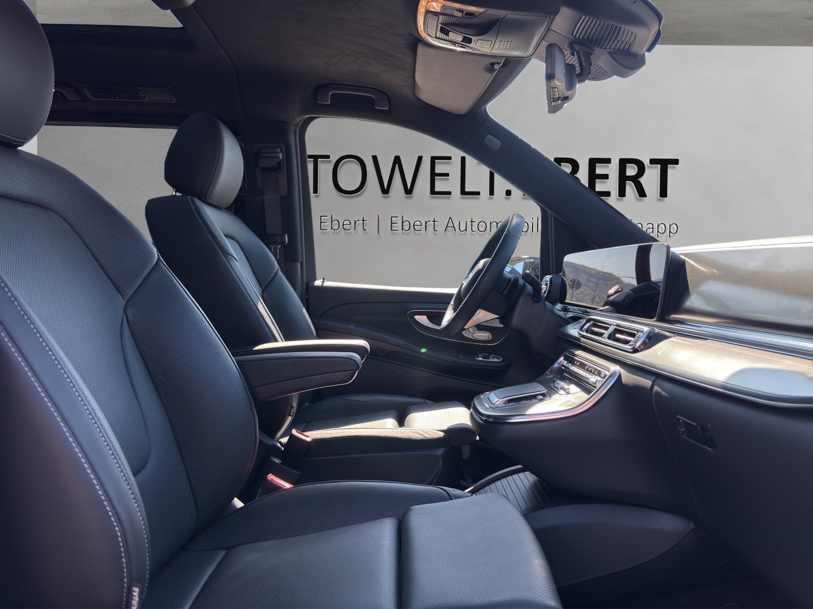 Fahrzeugabbildung Mercedes-Benz V 300 d L EXCLUSIVE Standhz AIRMATIC Pano DISTRO