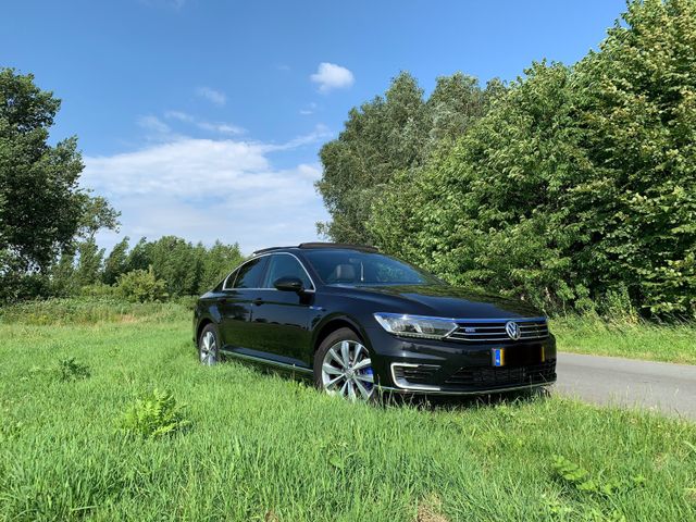 VW Passat 1.4 TSI DSG GTE Pano digital carplay hybr