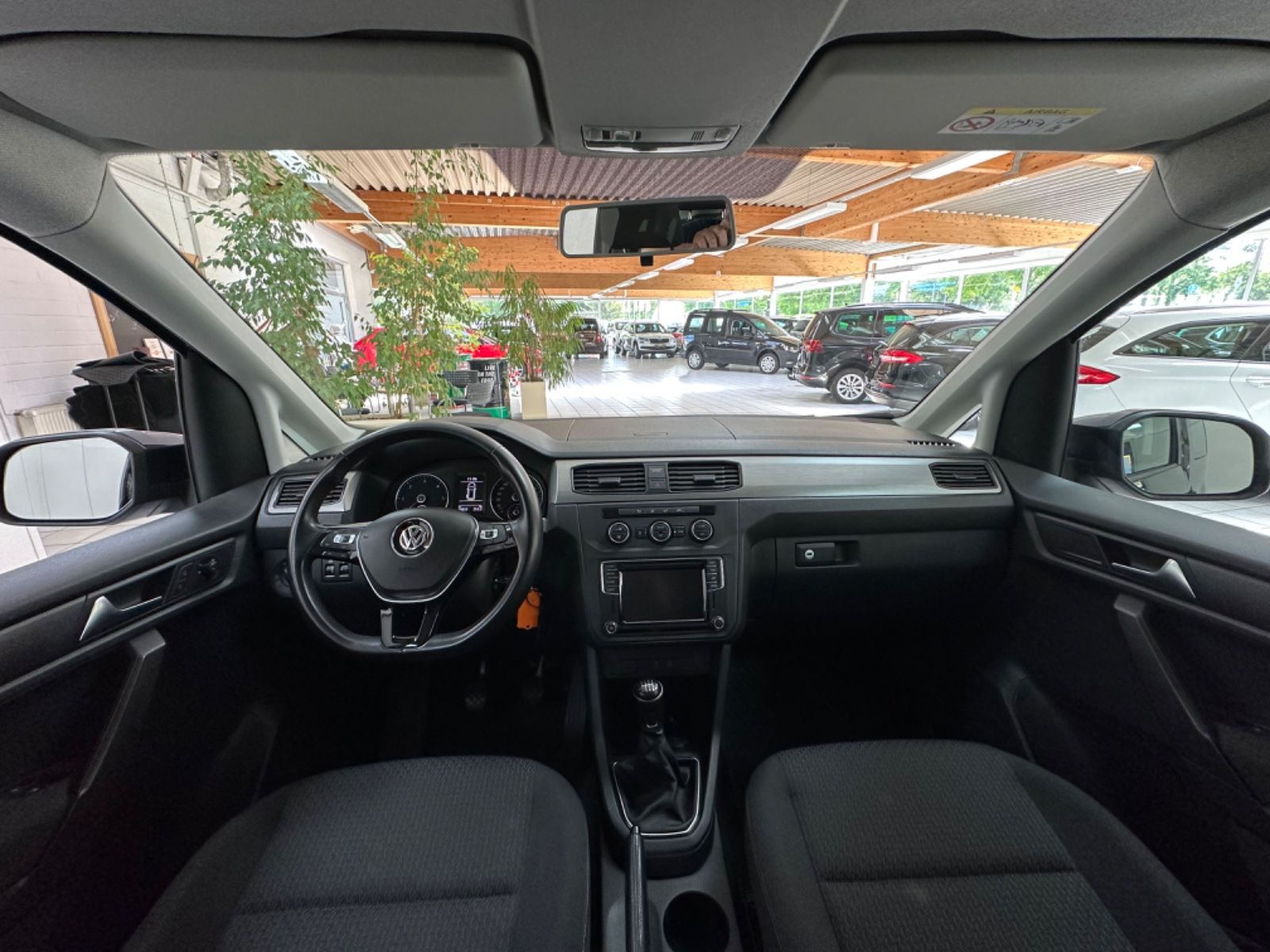 Fahrzeugabbildung Volkswagen Caddy Kombi Trendline BMT 4Motion