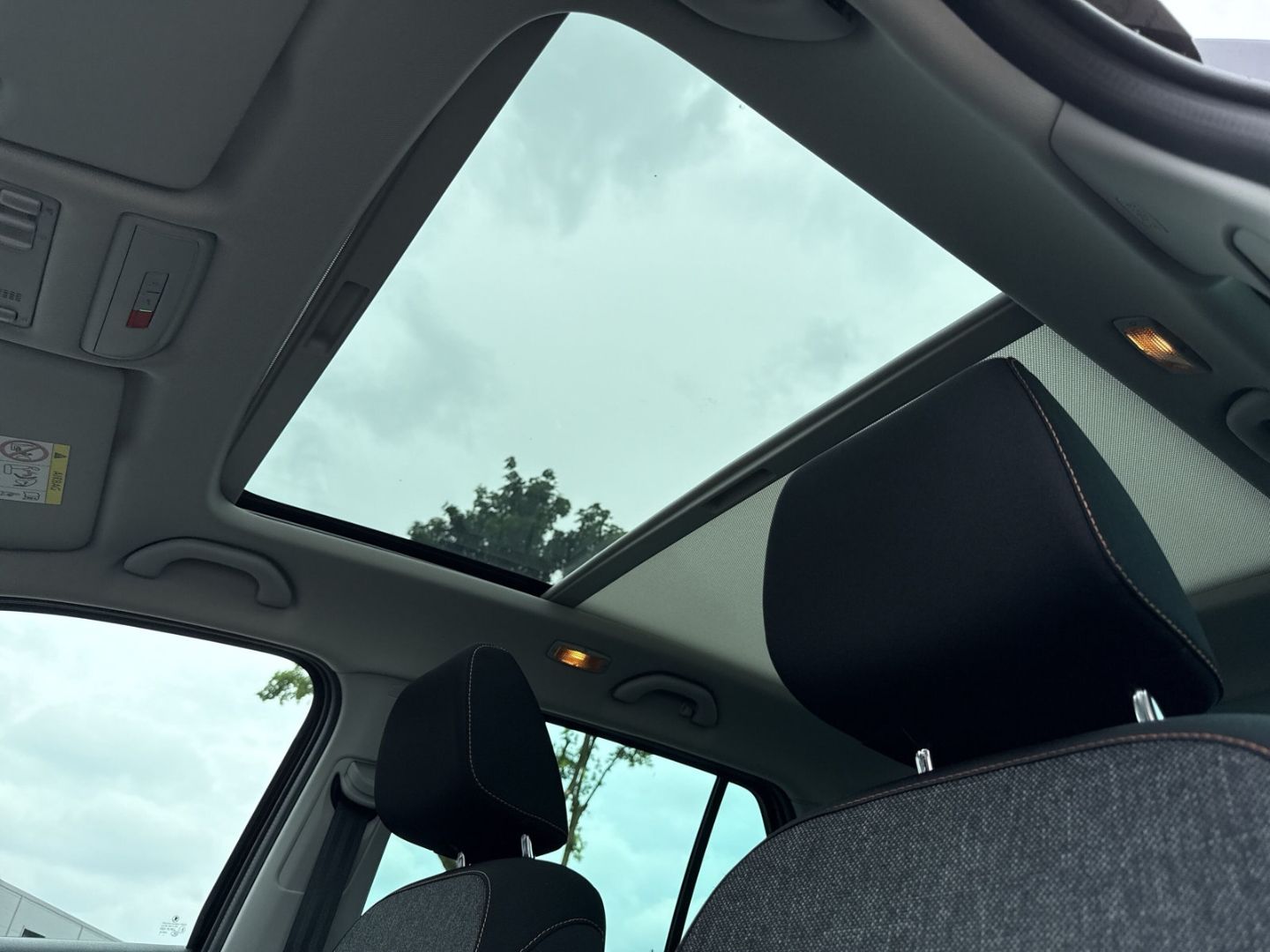 Fabia 1.0 TSI Ambition *Kamera*PANO*