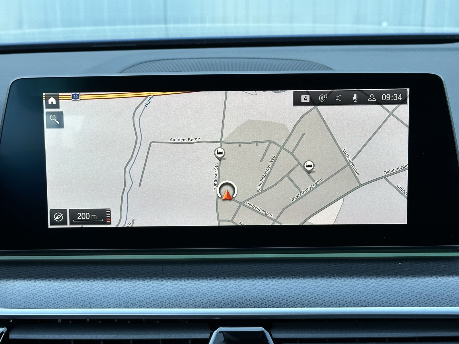 Fahrzeugabbildung BMW 520d Touring M-Sport NAV+LED+PANO+KAMERA+19ZOLL