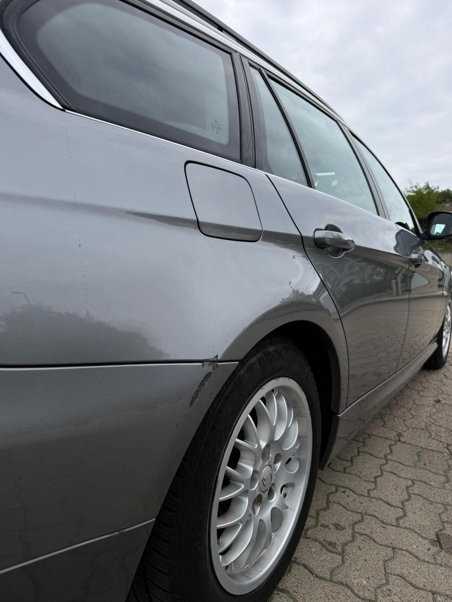 BMW 318 2009 — photo 8