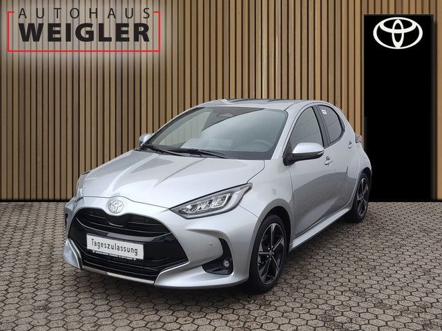 Toyota Yaris Yaris Hybrid Style*Sensoren*Kamera*Sitzheizung* — 27.990 € bei Autohaus Weigler Leverkusen