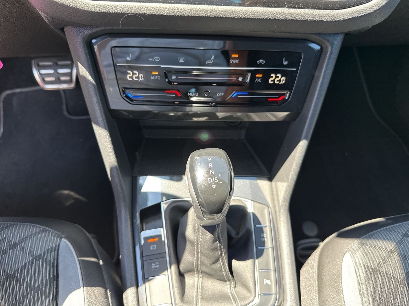 Tiguan 1.5 TSI R-Line, ACC, RearView, App, LED D