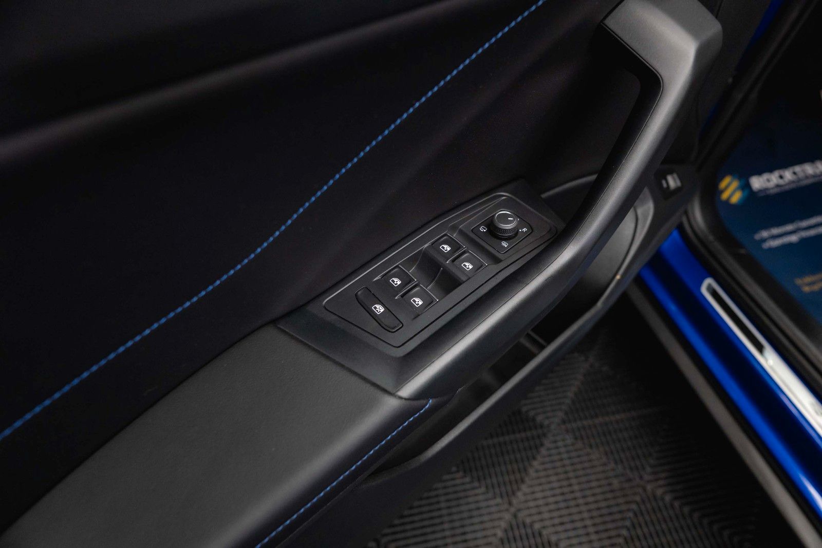Fahrzeugabbildung Volkswagen T-Roc R 4Motion Black Design *ACC*Matrix*DAB+*