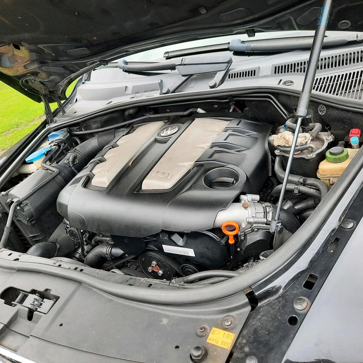 Volkswagen Touareg 2005 — photo 11