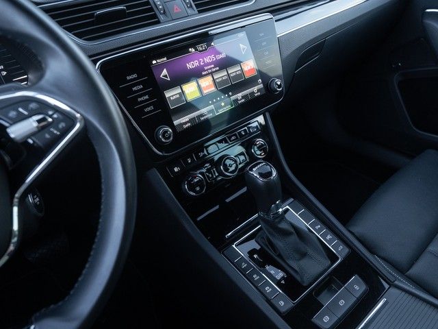 Superb Combi 1.4 iV L&K DSG 360°+AHK+DCC+MATRIX