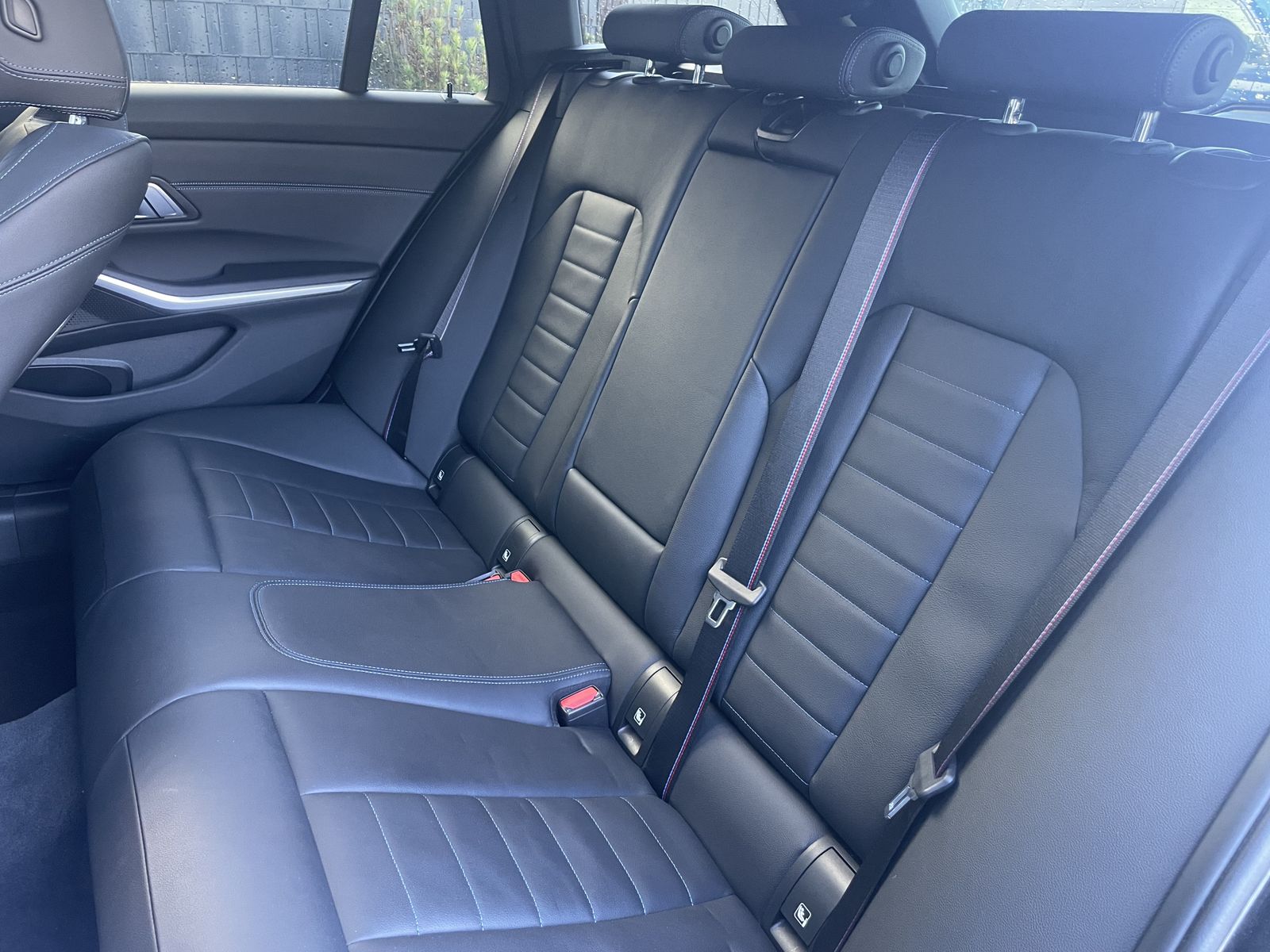 Fahrzeugabbildung BMW 320e Touring M-Sport Aut. NAV+LED+PANO+WIDE+HIFI