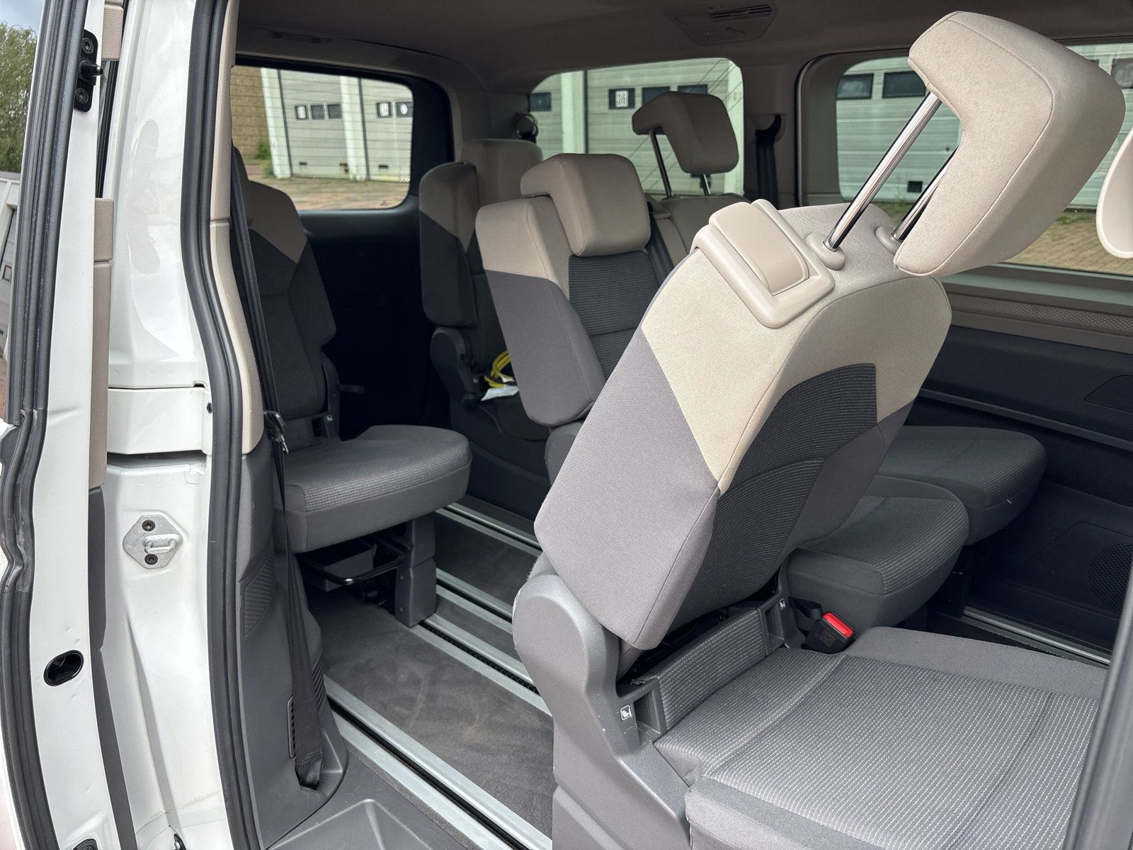Fahrzeugabbildung Volkswagen Multivan 1.4 TSI eHybrid LR DSG AHK RFK App-Conn