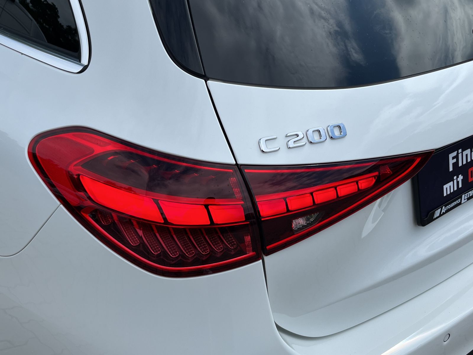 Fahrzeugabbildung Mercedes-Benz C 200T*Pano*AHK*AMG-Line*9G*LED**