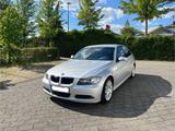 BMW 320i e90 - BMW 320: E90