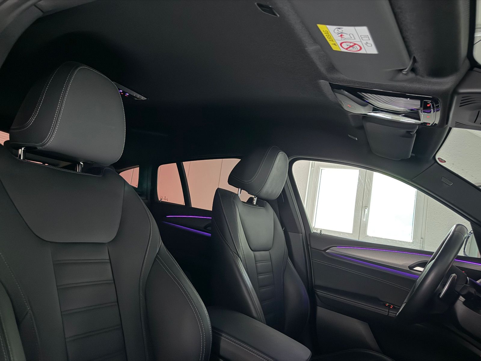 Fahrzeugabbildung BMW X4 xDrive 30 i M SPORT/LED/ NAVI PROF/HuD/1.HAND