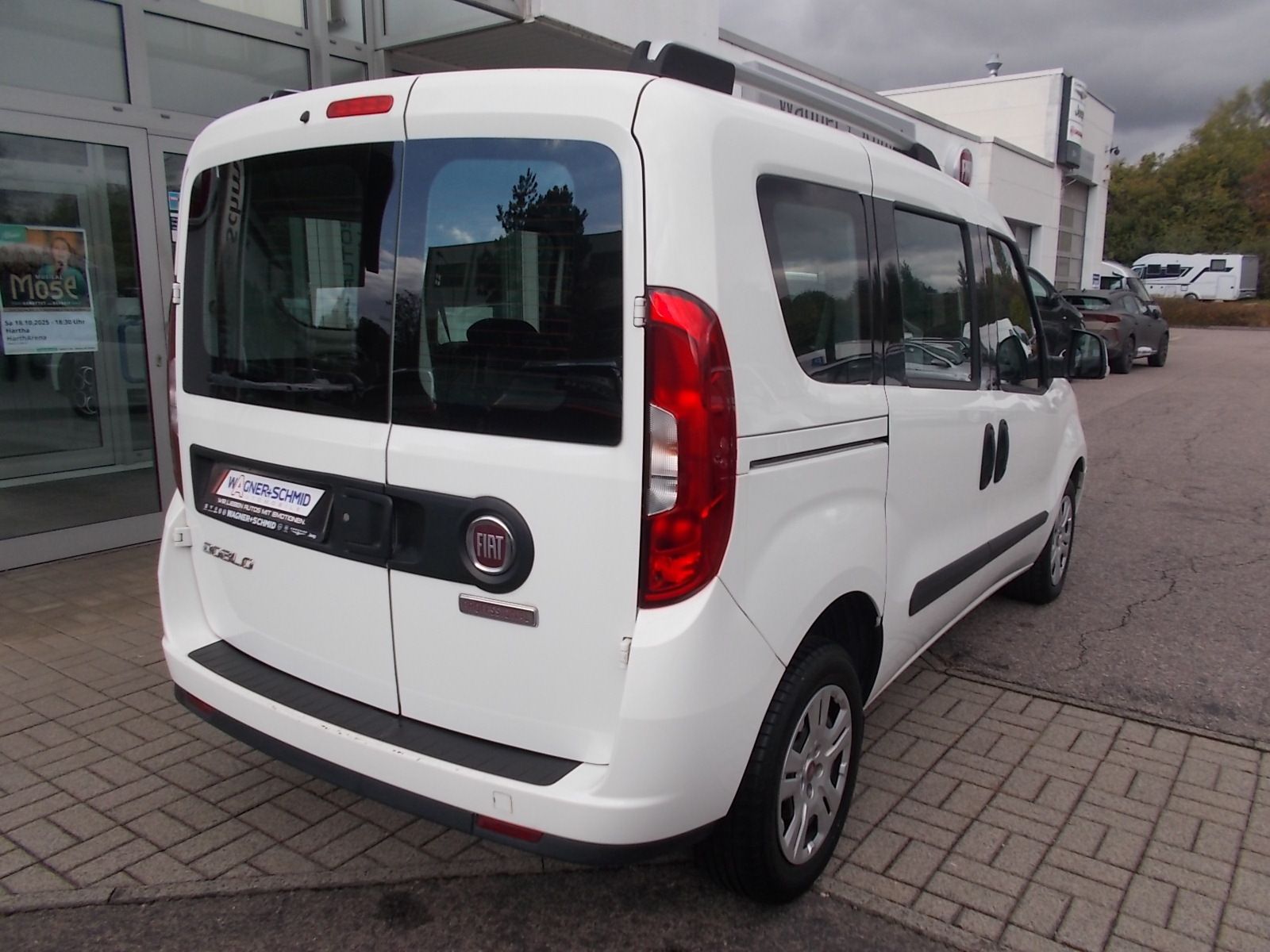 Fahrzeugabbildung Fiat Doblo Kombi SX 1.6 Mjet (90 PS)