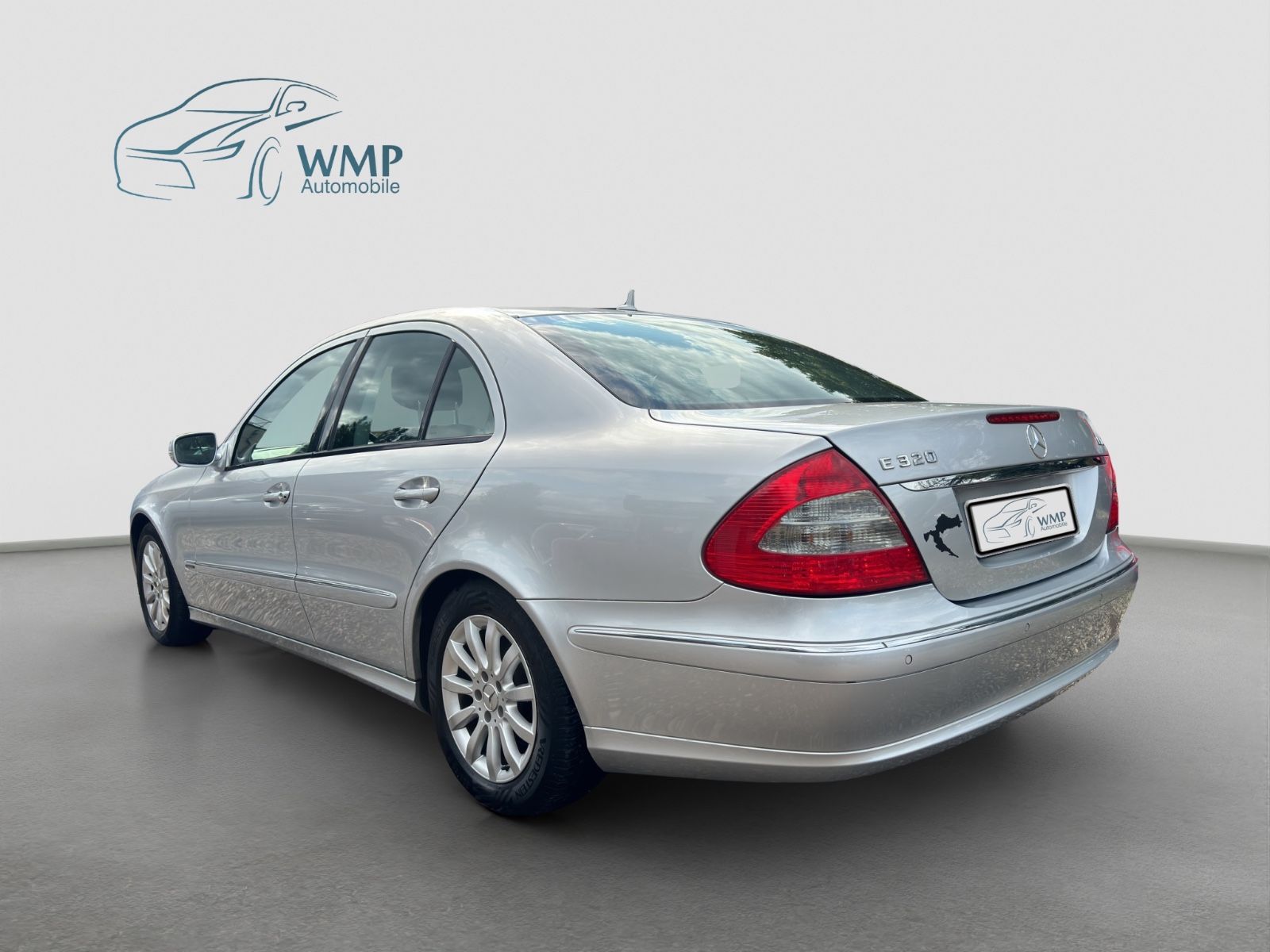 Fahrzeugabbildung Mercedes-Benz E 320 CDI Lim.  /Luftfahrwerk/Motorschaden