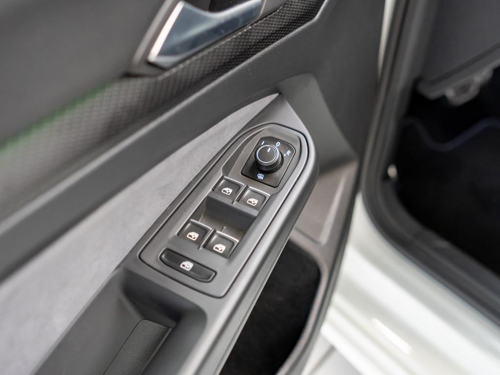Volkswagen Golf VIII R Performance 2,0 l TSI 4MOTION DSG, миниатюра 20
