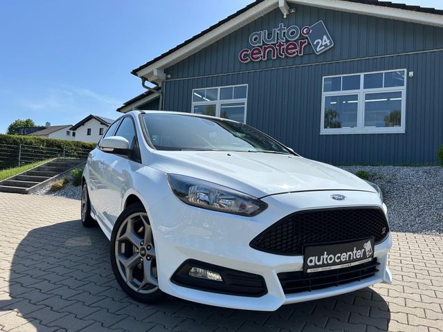 Ford Focus Lim. ST°250 PS°Leder Sport Paket°Tüv NEU°